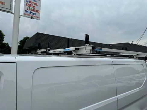 Used 2022 Ford Transit 250 Low Roof AWD image 43