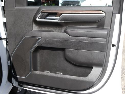 Used 2025 Chevrolet Silverado 2500 LT AWD/4WD image 40