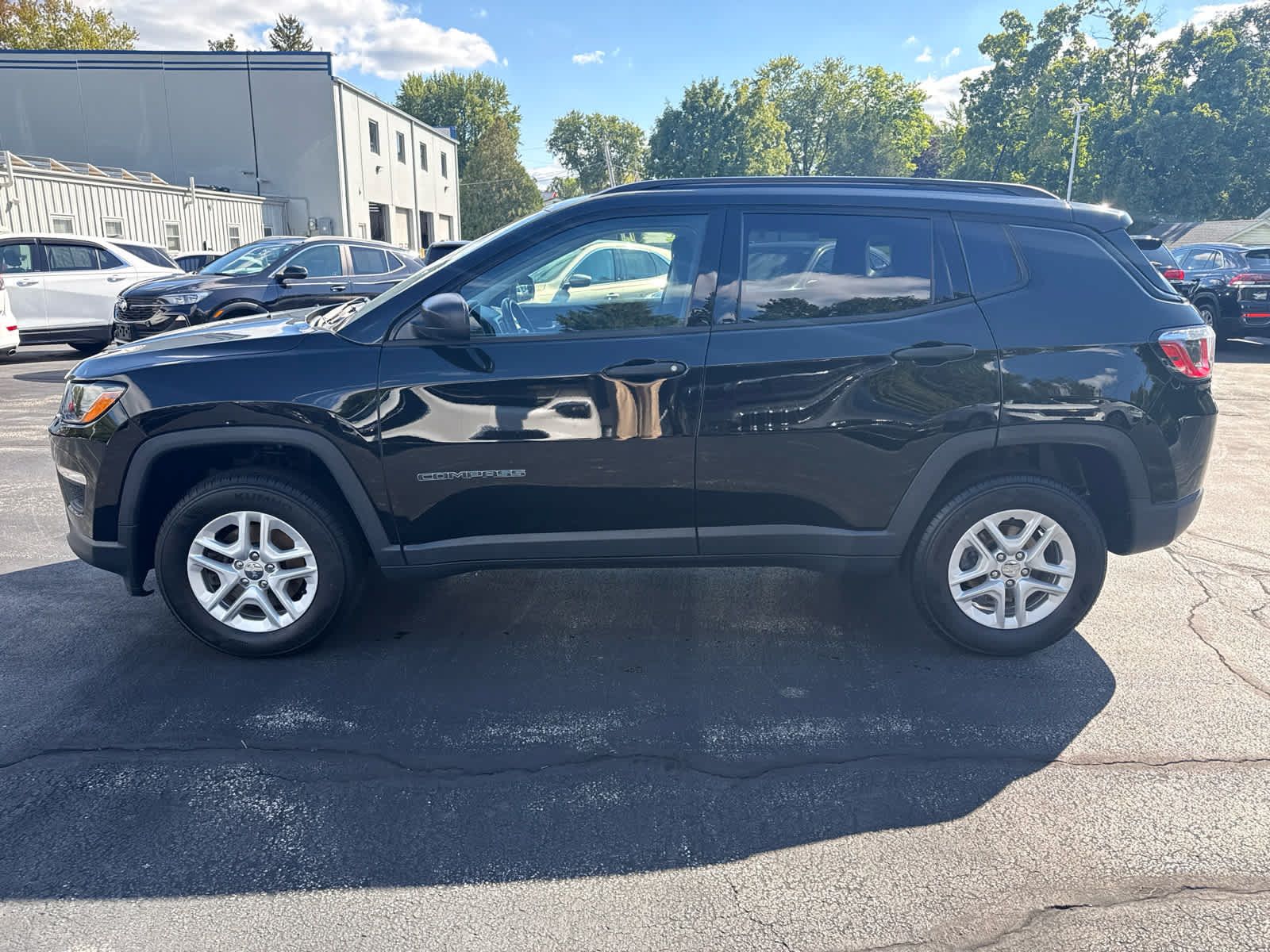 Used 2017 Jeep Compass Sport w/ Cold Weather Group AWD/4WD image 6