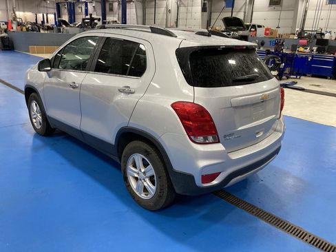 Used 2019 Chevrolet Trax LT w/ LT Convenience Package AWD/4WD image 5