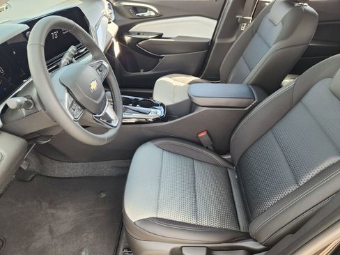 New 2026 Chevrolet Trax LT w/ Sunroof Package FWD image 9