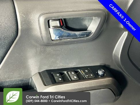 Used 2022 Toyota Tacoma TRD Off-Road w/ Technology Package AWD/4WD image 12