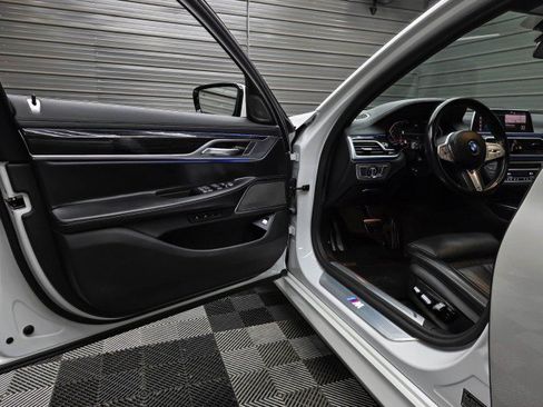 Used 2021 BMW 750i xDrive w/ M Sport Package AWD/4WD image 37