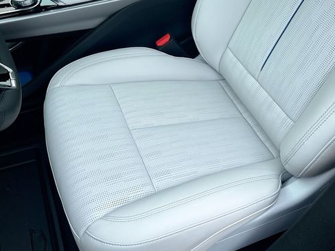 New 2025 Cadillac Lyriq Luxury image 19