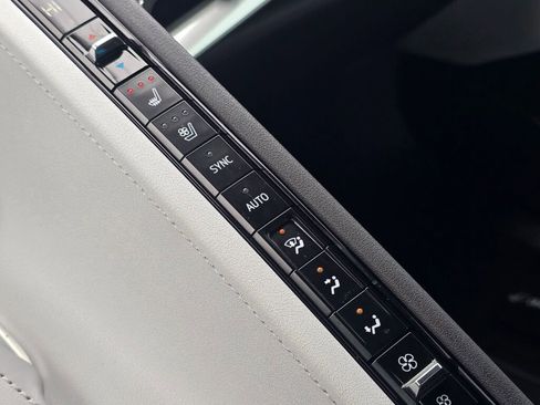 Used 2024 Chevrolet Corvette Stingray Preferred Cpe w/ Z51 Performance Package image 50