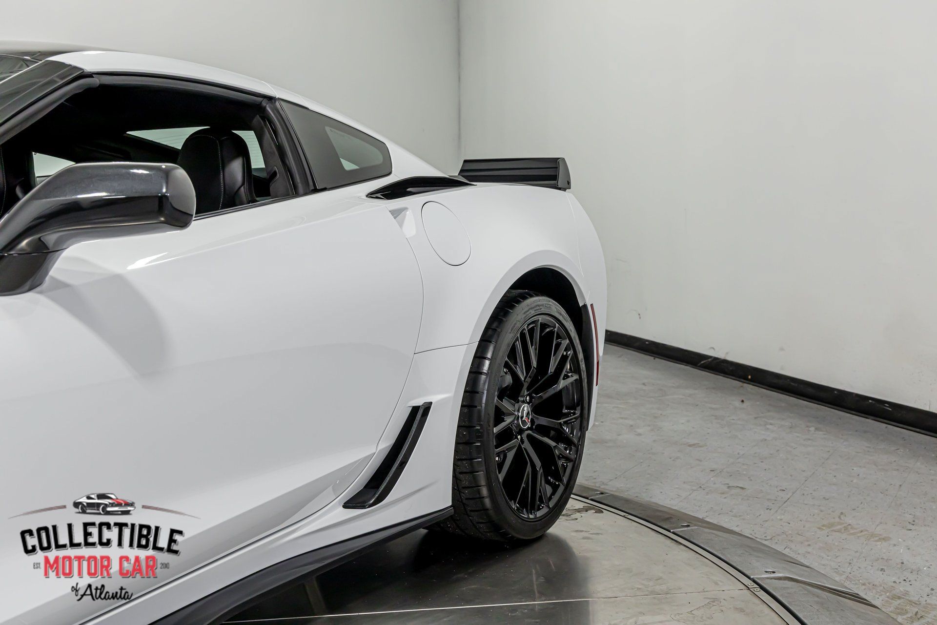 Used 2015 Chevrolet Corvette Z06 w/ 3LZ Preferred Equipment Group RWD image 57
