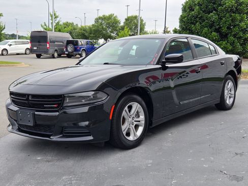 Used 2023 Dodge Charger SXT RWD image 3