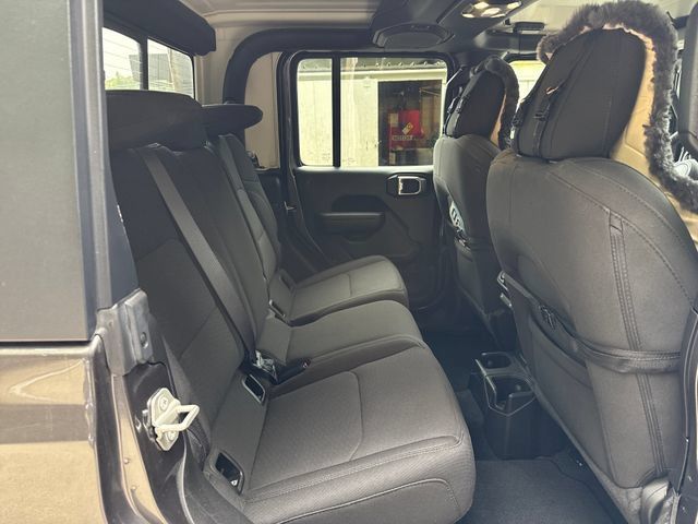 Used 2023 Jeep Gladiator Sport AWD/4WD image 10