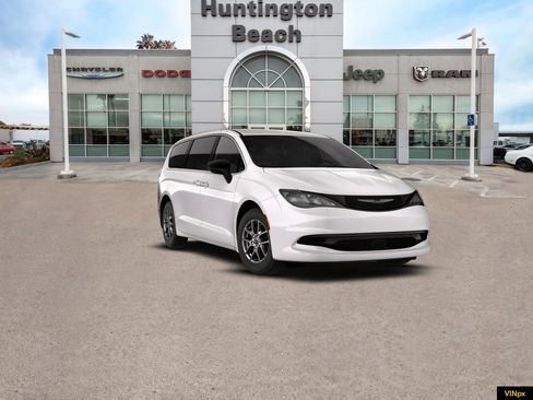 New 2026 Chrysler Voyager LX image 12