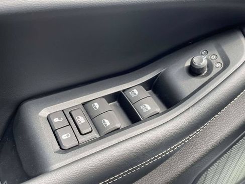 Used 2023 Jeep Grand Cherokee Limited RWD image 11