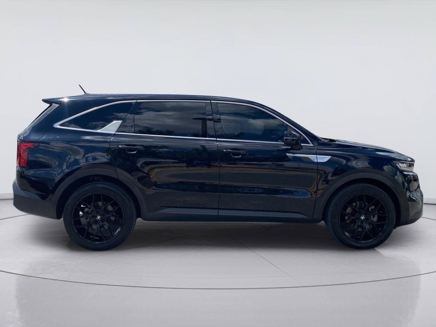 Used 2021 Kia Sorento LX FWD image 7