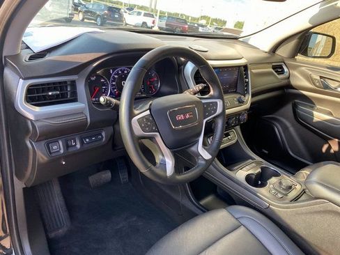 Used 2023 GMC Acadia SLT w/ Technology Package image 16