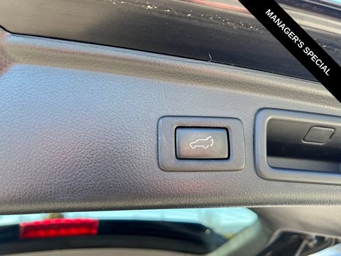 Used 2017 Subaru Forester 2.5i Limited AWD/4WD image 16