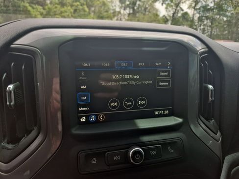 Used 2019 Chevrolet Silverado 1500 Custom w/ Custom Convenience Package AWD/4WD image 21