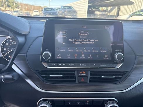 Used 2024 Nissan Altima 2.5 SV image 19