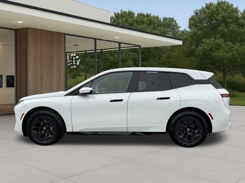 Used 2026 BMW iX xDrive45 w/ Premium Package image 12