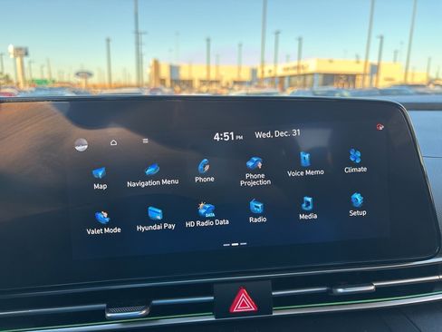 Certified 2023 Hyundai Elantra Limited image 17