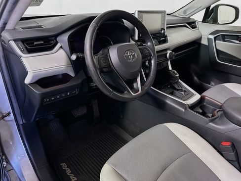 Used 2020 Toyota RAV4 Limited image 10