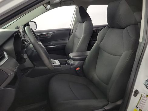 Used 2020 Toyota RAV4 LE FWD image 14
