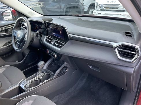 Used 2025 Chevrolet TrailBlazer LT image 28