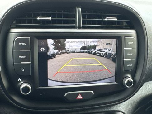 Used 2023 Kia Soul LX FWD image 25