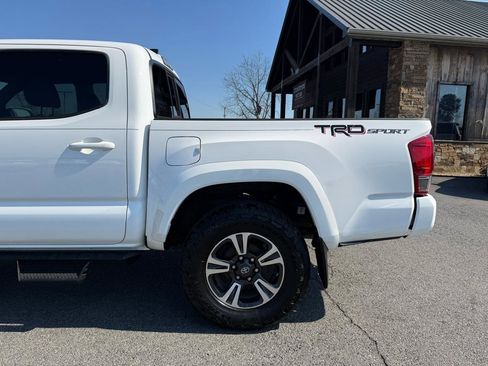 Used 2016 Toyota Tacoma TRD Sport w/ Towing Package image 35