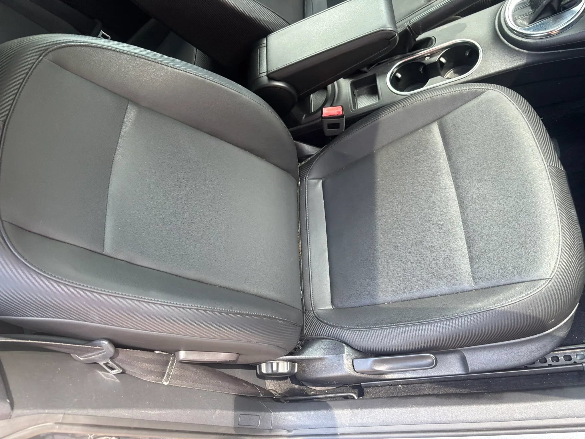 Used 2013 Volkswagen Beetle 2.5 FWD image 24