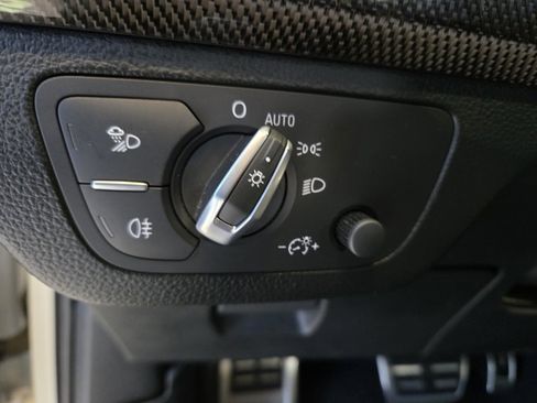 Used 2022 Audi SQ5 Premium Plus w/ Premium Plus Package image 32