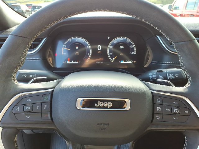 Used 2024 Jeep Grand Cherokee L Laredo AWD/4WD image 18