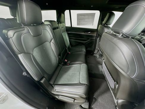 New 2026 Jeep Grand Cherokee L 4WD image 37