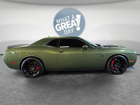 Used 2023 Dodge Challenger SRT Hellcat RWD image 2