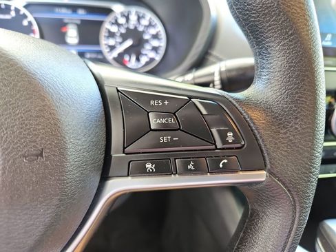 Used 2023 Nissan Sentra SV image 12