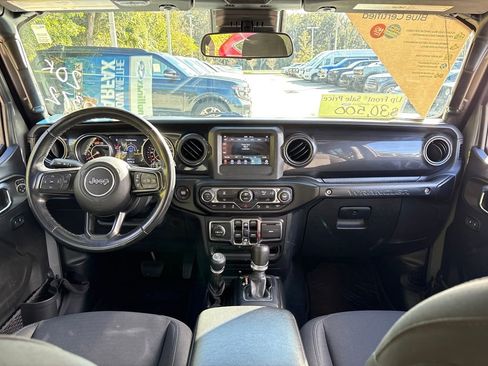 Used 2022 Jeep Wrangler Unlimited Sport image 8