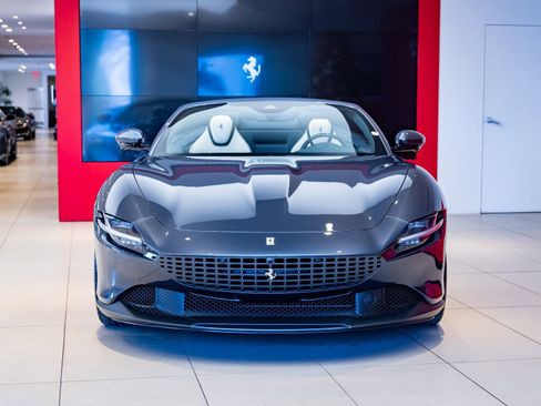 Used 2025 Ferrari Roma Spider image 2