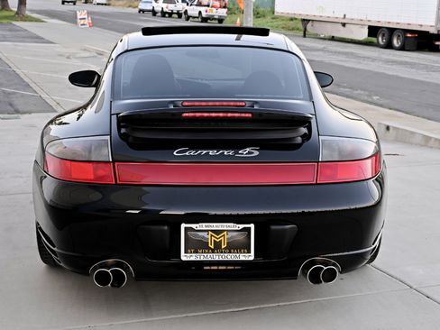 Used 2004 Porsche 911 Carrera 4S image 8