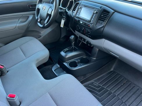 Used 2014 Toyota Tacoma 2WD Regular Cab image 16
