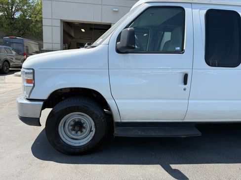 Used 2008 Ford E-250 and Econoline 250 Extended RWD image 27