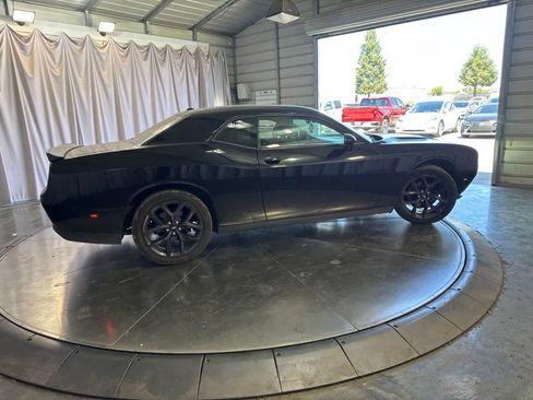 Used 2019 Dodge Challenger SXT w/ Blacktop Package RWD image 4