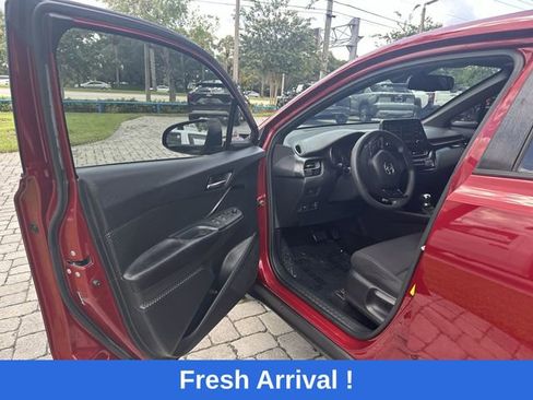 Used 2019 Toyota C-HR LE FWD image 22