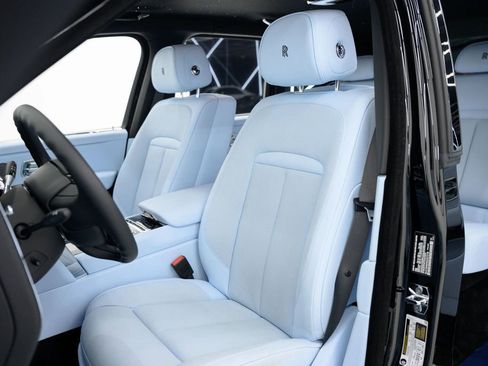 Used 2025 Rolls-Royce Cullinan image 65