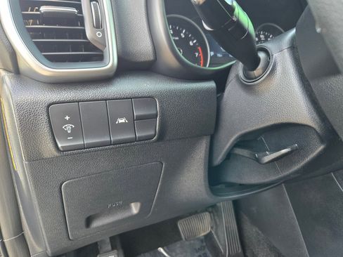 Used 2022 Kia Sportage LX image 25