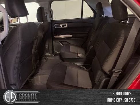 Used 2023 Ford Explorer XLT AWD/4WD image 29
