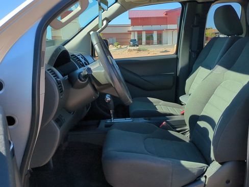 Used 2013 Nissan Frontier S image 14