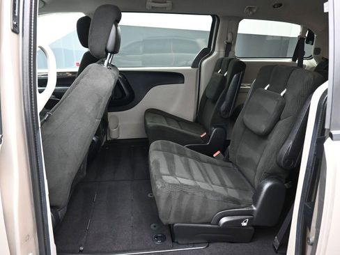 Used 2016 Dodge Grand Caravan SXT w/ Rear Park Assist Package image 27