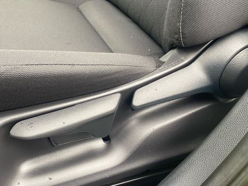 Used 2025 Toyota Corolla LE image 12