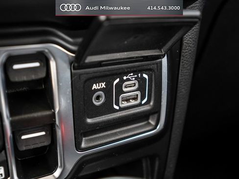 Used 2022 Jeep Wrangler Unlimited Sahara w/ Cold Weather Group AWD/4WD image 31