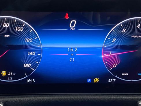 Used 2026 Mercedes-Benz GLB 250 4MATIC image 21