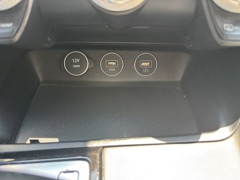 Used 2023 Genesis G70 2.0T RWD image 31