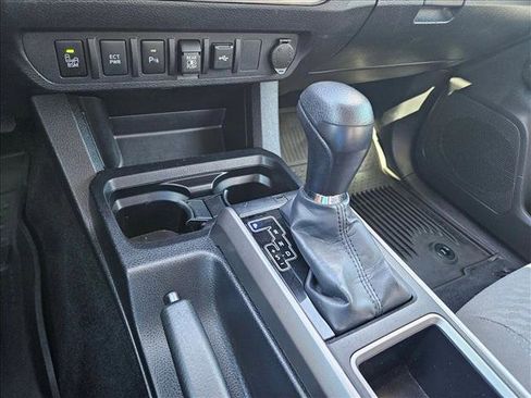 Used 2023 Toyota Tacoma SR5 AWD/4WD image 12