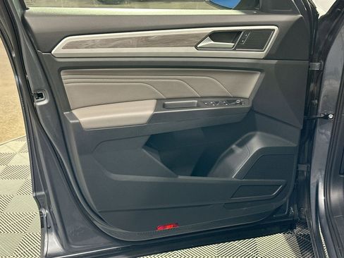 Used 2022 Volkswagen Atlas Cross Sport SE image 15